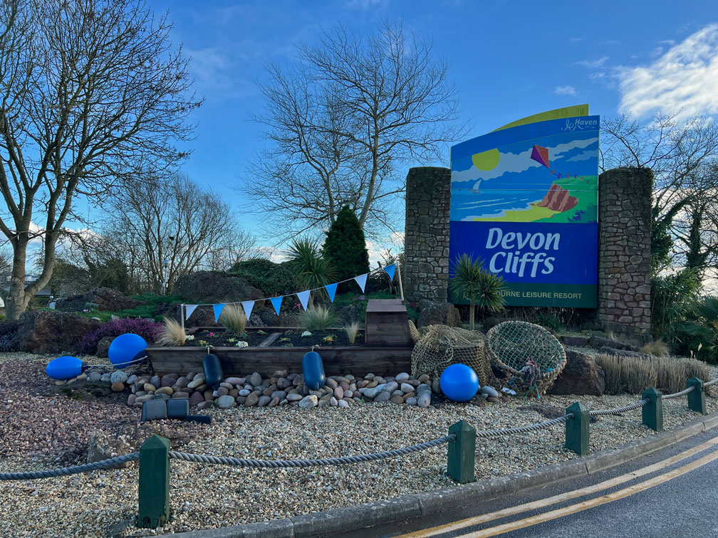 Devon Cliffs entrance